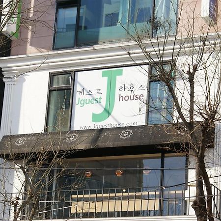 J Guesthouse Сеул Екстериор снимка