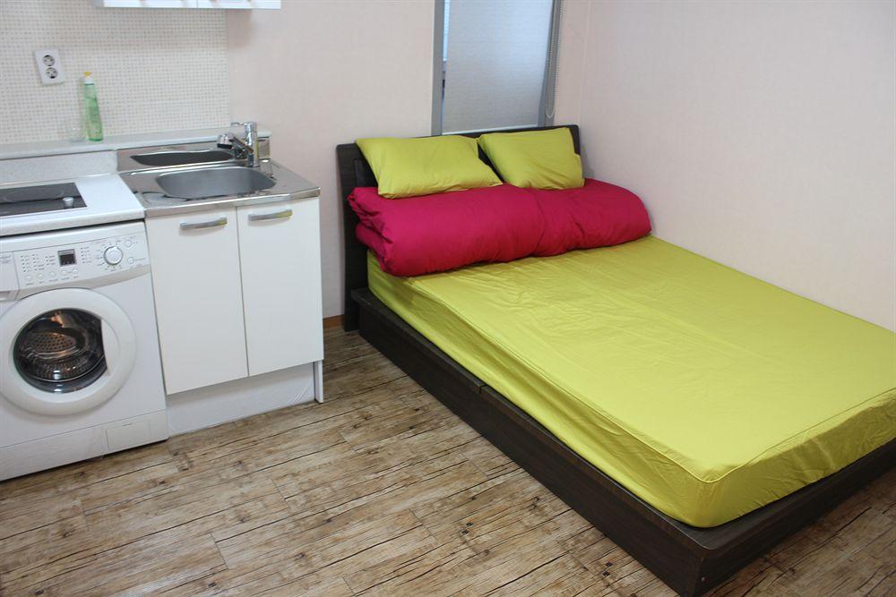 J Guesthouse Сеул Екстериор снимка
