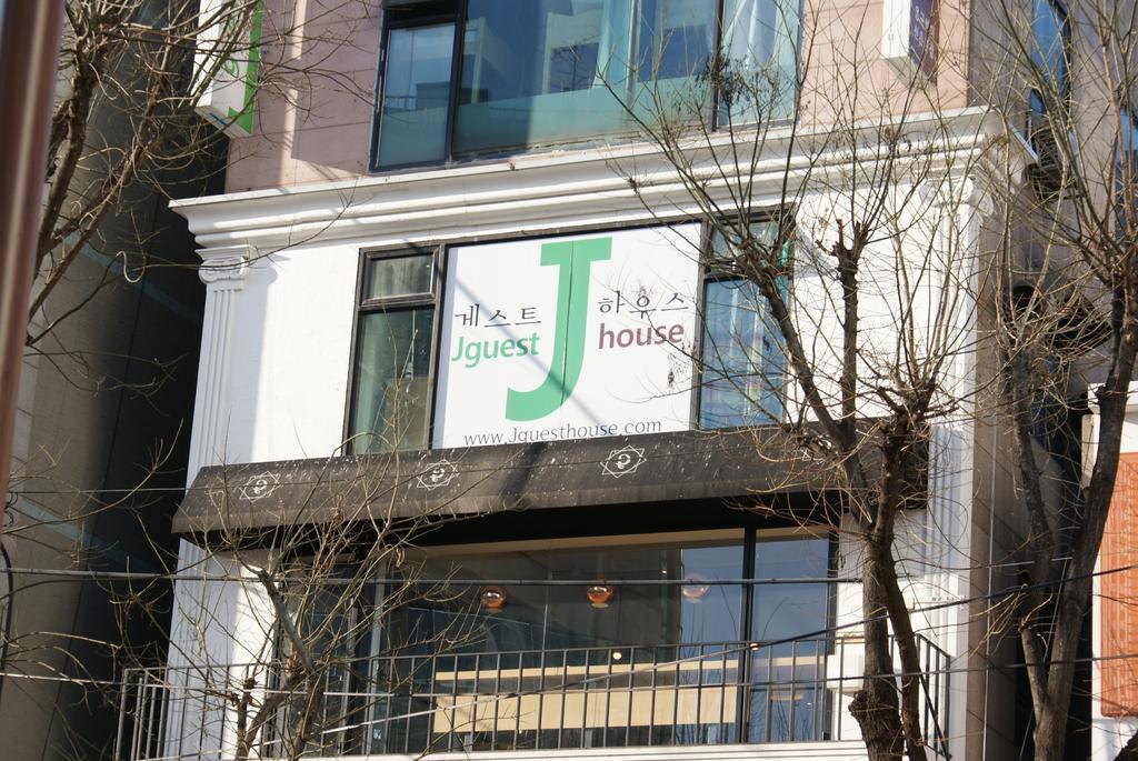 J Guesthouse Сеул Екстериор снимка