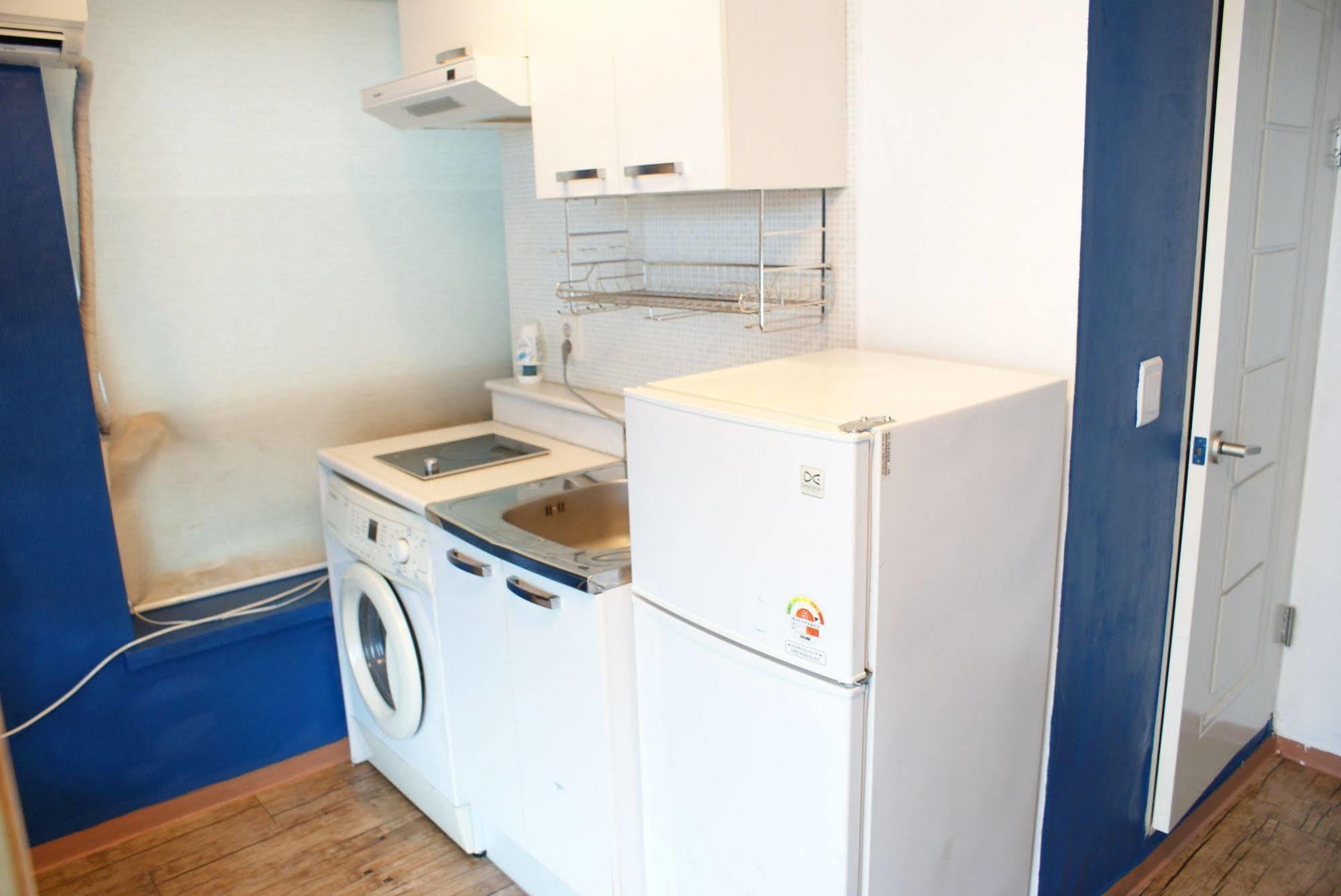 J Guesthouse Сеул Екстериор снимка